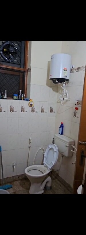 Bathroom in 3 BHK Builder Floor at Dev Homes 5, Sector 37 – for Sale