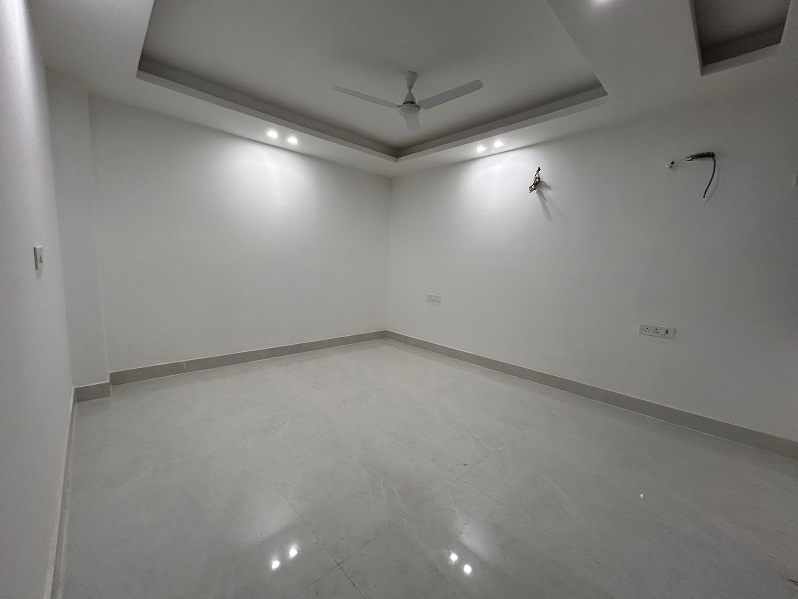 3 BHK + Servant Room Apartment For Rent in Chhatarpur Enclave 