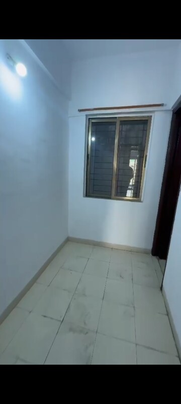 Room in 2.5 BHK Apartment at NRI Complex Phase 2, Seawoods – for Rent