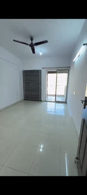 Room in 2.5 BHK Apartment at NRI Complex Phase 2, Seawoods – for Rent