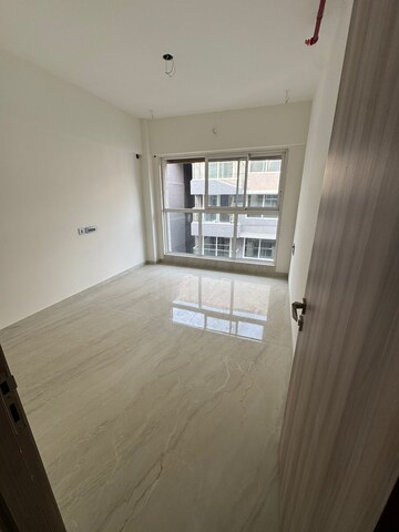 Room in 2 BHK Apartment at Ajmera Eden, Ghatkopar East – for Rent