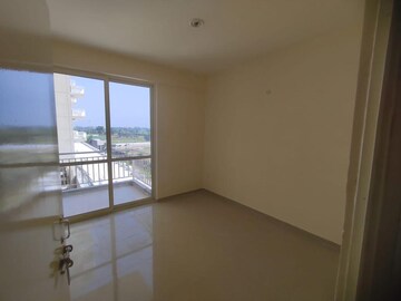 Room in 3 BHK Apartment at Conscient Habitat Residences, Sector 78 – for Sale