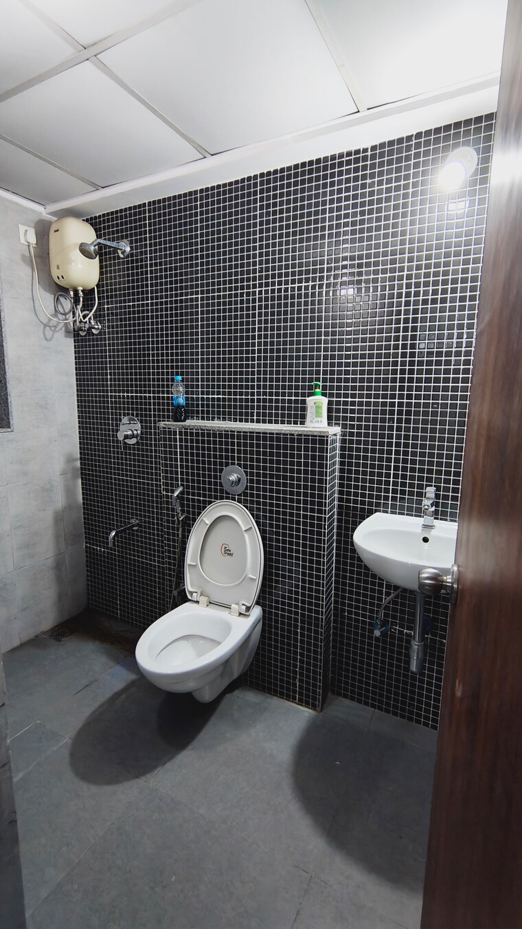 Attached Bathroom, lodha-palava-downtown-dombivli-east 2 Bedroom 820 Sq.Ft. Apartment In Dombivli East Thane 9617694