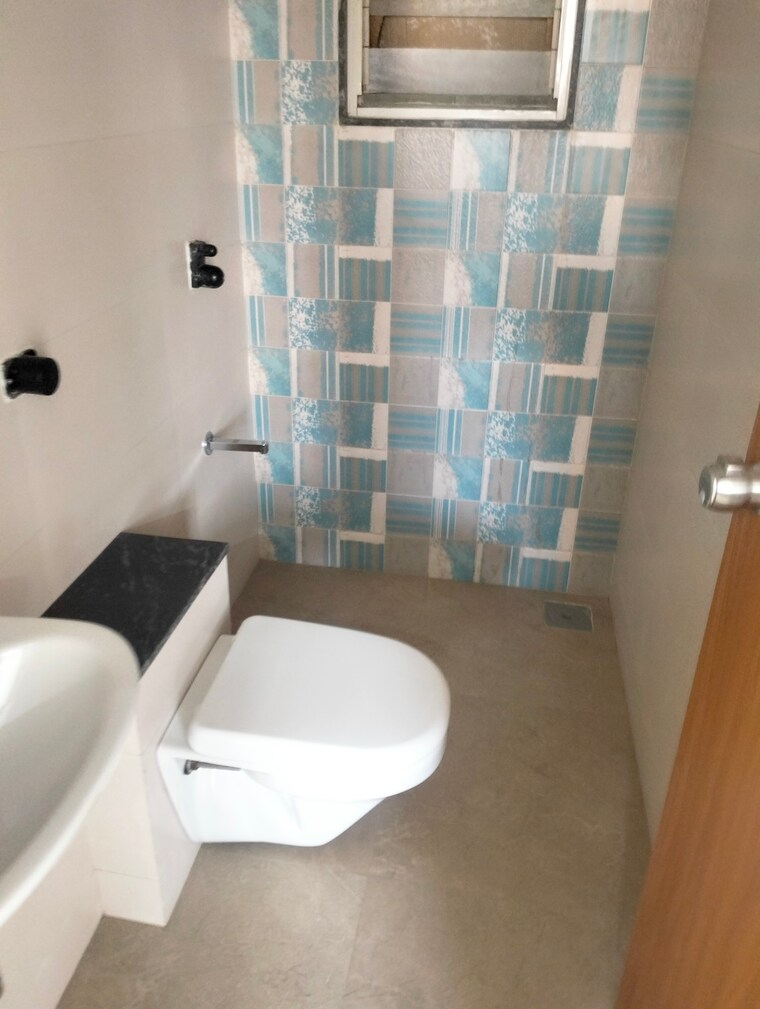 Bathroom, kumar-princetown 2 Bedroom 812 Sq.Ft. Apartment In Undri Pune 9617730