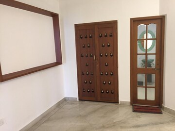 Room in 3 BHK Villa at Victoria Layout – for Rent