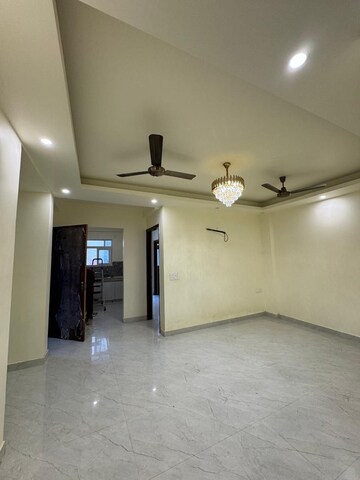 Room in 4 BHK Apartment at Emaar Palm Terraces Select, Sector 66 – for Sale