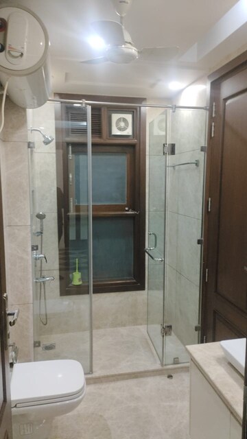 Bathroom in 4 BHK Builder Floor at Green Park – for Rent