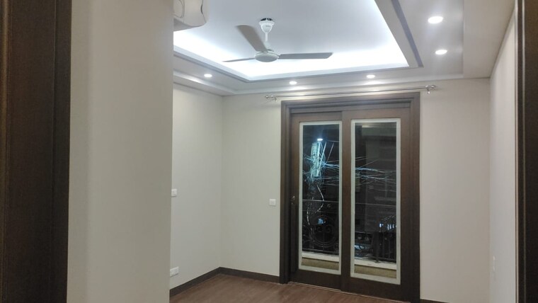 Room, green park 4 Bedroom 320 Sq.Yd. Builder Floor In Green Park Delhi 9617817