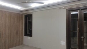 Room in 4 BHK Builder Floor at Green Park – for Rent