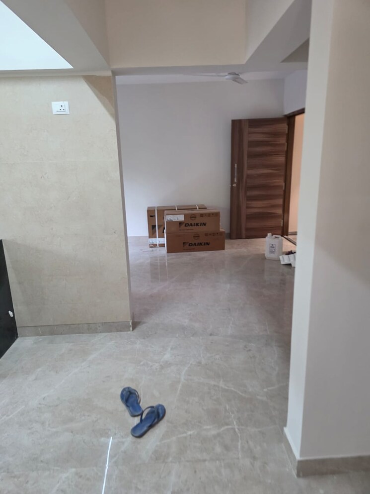 Room, kamla-airbus 2.5 Bedroom 777 Sq.Ft. Apartment In Andheri East Mumbai 9617887