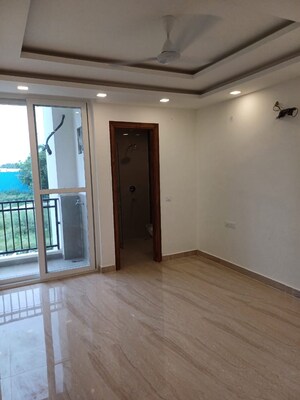 Room in 3 BHK Builder Floor at Sector 84 – for Rent