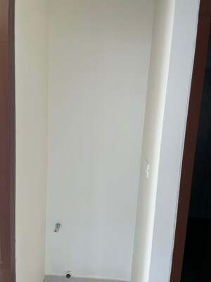 Room in 2 BHK Apartment at Dynamix Divum, Malad East – for Rent