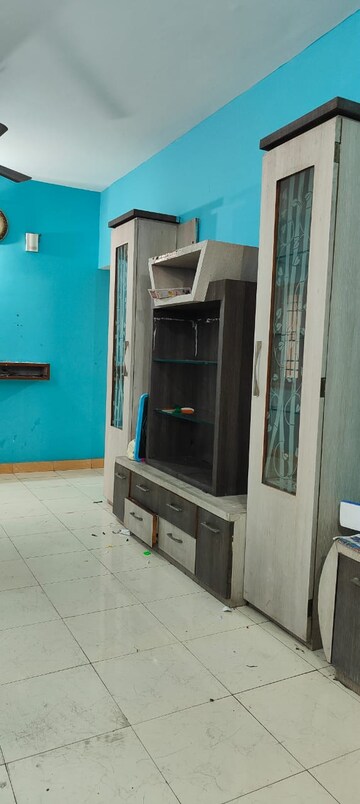 Room in 2 BHK Apartment at Mowa – for Rent