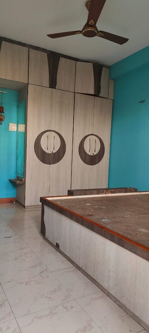 Room in 2 BHK Apartment at Mowa – for Rent