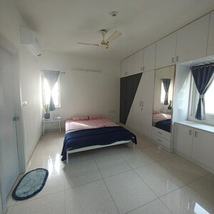 Room in 2 BHK Apartment at Prestige High Fields, Financial District – for Rent