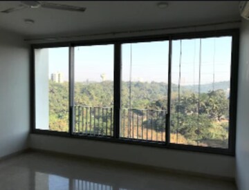 Room in 5 BHK Apartment at Oberoi Realty Prisma, Andheri East – for Rent