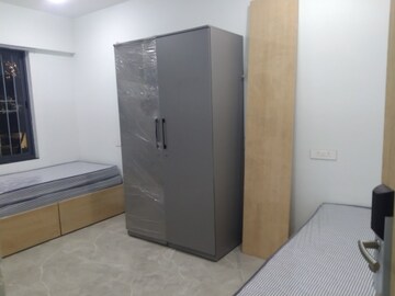 Room in 6+ BHK Penthouse at Shri Senapati Bapat CHS, Senapati Bapat Road – for Rent