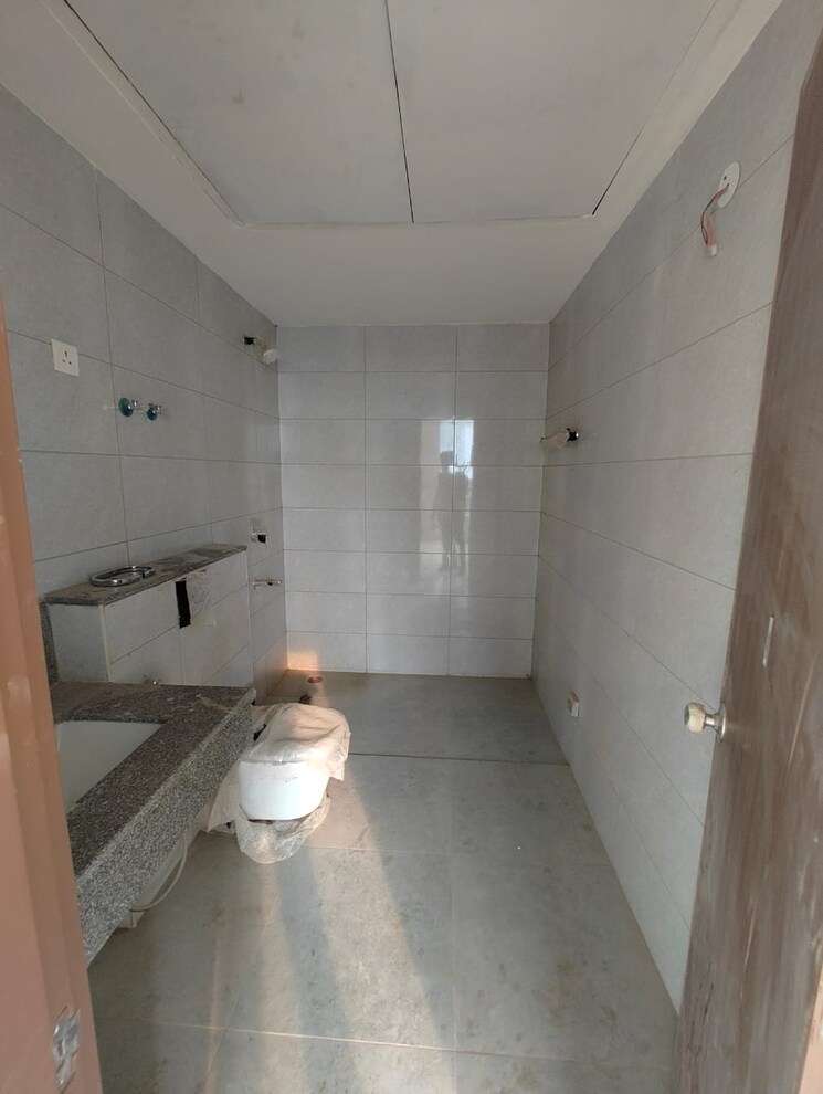 Bathroom, godrej-golf-links-evoke 4 Bedroom 2850 Sq.Ft. Villa In Sector 27 Yamuna Expressway Greater Noida 9617959