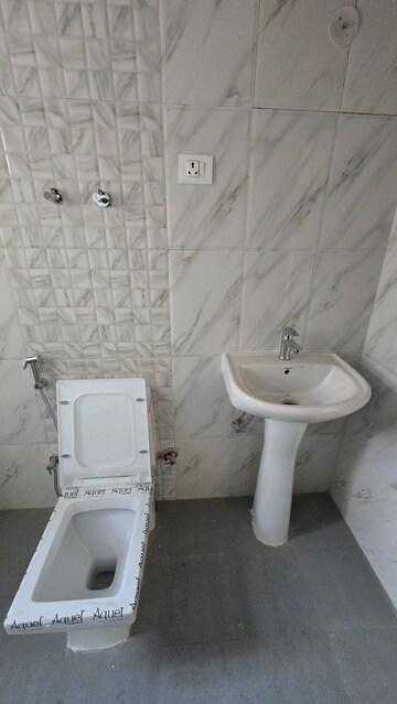 Bathroom in 3 BHK Apartment at La Residentia, Tech Zone 4 Greater Noida – for Sale