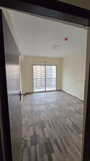 Room in 3 BHK Apartment at La Residentia, Tech Zone 4 Greater Noida – for Sale