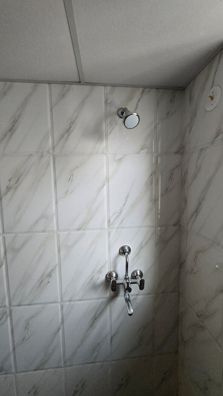Bathroom, la-residentia 3 Bedroom 1395 Sq.Ft. Apartment In Tech Zone 4 Greater Noida Greater Noida 9618014