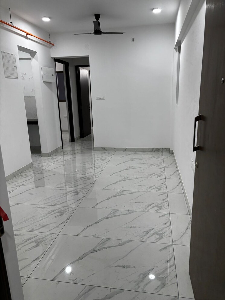 Room, raymond-aashiyana 2 Bedroom 650 Sq.Ft. Apartment In Vartak Nagar Thane 9618019