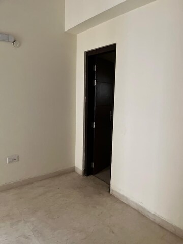 Room in 3 BHK Apartment at Puri Anand Villas Phase II, Sector 81 – for Rent