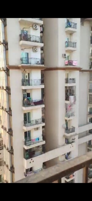 Floor Plan in 2.5 BHK Apartment at Himalaya Pride, Tech Zone 4 Greater Noida – for Sale
