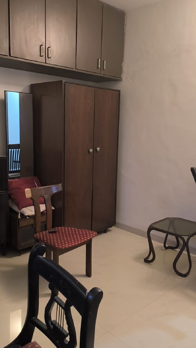 Room, bandra west 3 Bedroom 1100 Sq.Ft. Apartment In Bandra West Mumbai 9618035