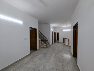 Room in 4 BHK Independent House at Sector 16 – for Rent