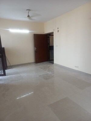 Room in 2 BHK Apartment at Omaxe Heights, Sector 86 – for Rent