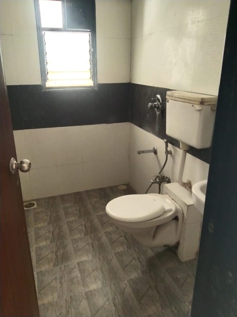Bathroom, wakad 1 Bedroom 591 Sq.Ft. Apartment In Wakad Pune 9618164