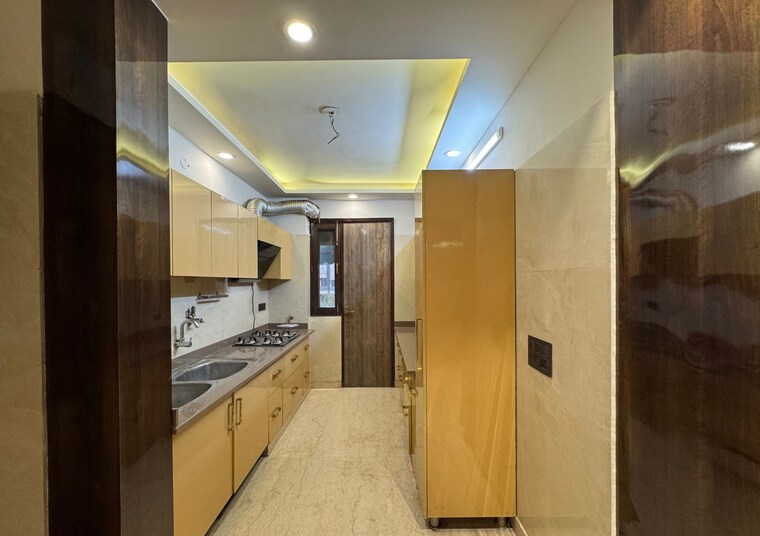 Kitchen, vikas puri 3 Bedroom 200 Sq.Yd. Builder Floor In Vikas Puri Delhi 9618095