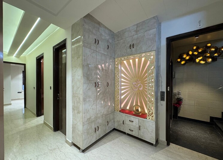 Room, vikas puri 3 Bedroom 200 Sq.Yd. Builder Floor In Vikas Puri Delhi 9618095