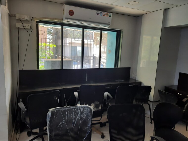 Team Area, shiv-krupa-commercial-complex Commercial Office Space 800 Sq.Ft. In Naupada Thane 9618104
