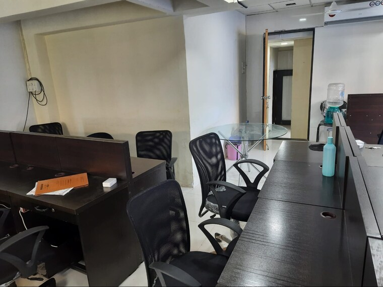 Team Area, shiv-krupa-commercial-complex Commercial Office Space 800 Sq.Ft. In Naupada Thane 9618104