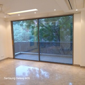 Room in 4 BHK Builder Floor at Greater Kailash ii – for Rent