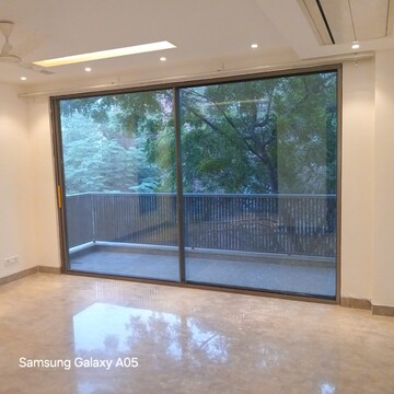 Room in 4 BHK Builder Floor at Greater Kailash ii – for Rent