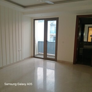 Room in 4 BHK Builder Floor at Greater Kailash ii – for Rent