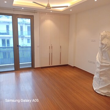 Room in 4 BHK Builder Floor at Greater Kailash ii – for Rent