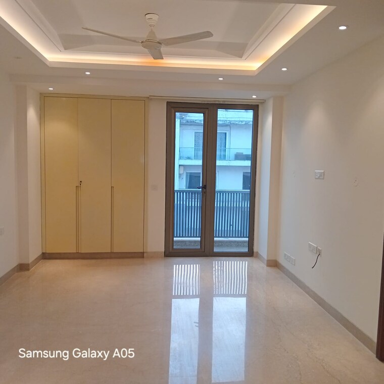 Room, greater kailash ii 4 Bedroom 650 Sq.Yd. Builder Floor In Greater Kailash ii Delhi 9618114