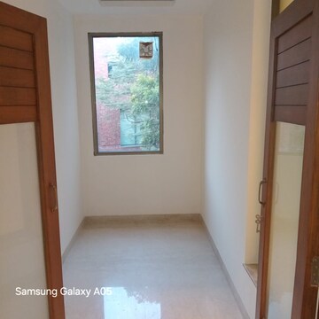 Room in 4 BHK Builder Floor at Greater Kailash ii – for Rent