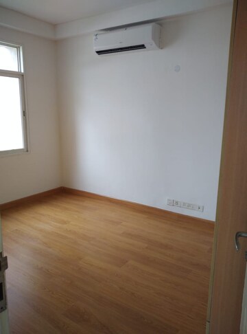 Room in 3 BHK Apartment at Jaypee Kalypso Court, Sector 128 – for Sale