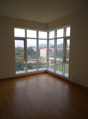 Room in 3 BHK Apartment at Jaypee Kalypso Court, Sector 128 – for Sale