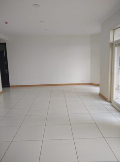 3 BHK + Servant Room Apartment For Sale in Jaypee Kalypso Court