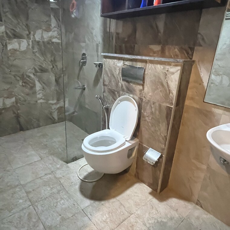 Bathroom, golf-edge 3 Bedroom 1838 Sq.Ft. Apartment In Nanakramguda Hyderabad 9618135