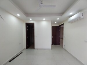 Room in 4 BHK Builder Floor at Sector 46 – for Rent