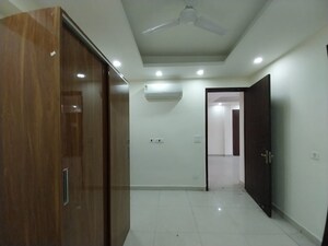 Building Lobby in 4 BHK Builder Floor at Sector 46 – for Rent
