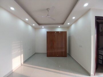 Room in 4 BHK Builder Floor at Sector 46 – for Rent