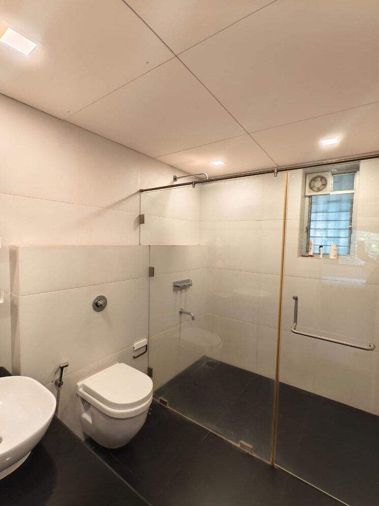 Bathroom, metropolitan-chs 2 Bedroom 1100 Sq.Ft. Apartment In Pali Hill Mumbai 9618133